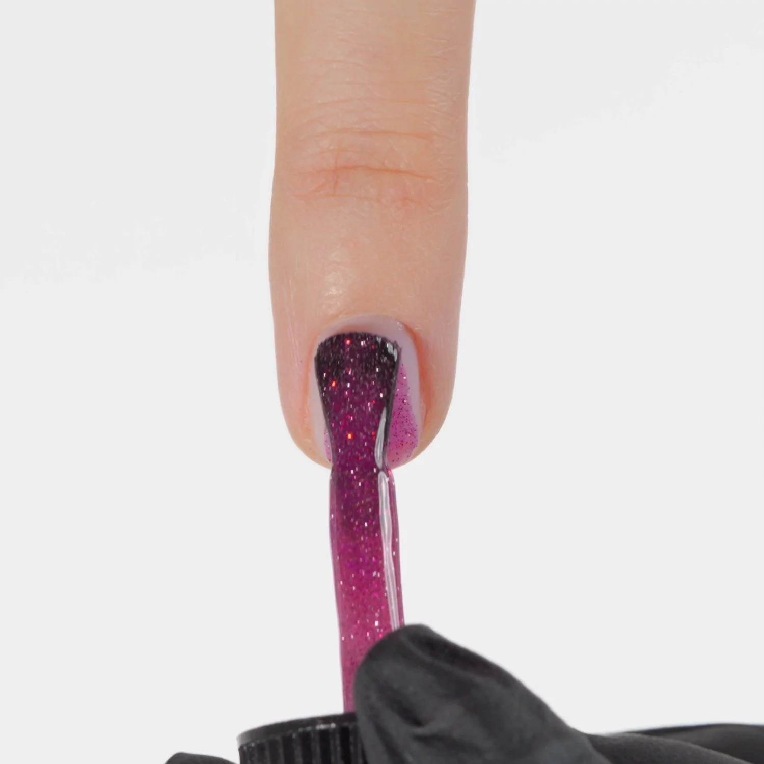 Applicazione di Smalto semipermanente SP772 Starlit Fuchsia
