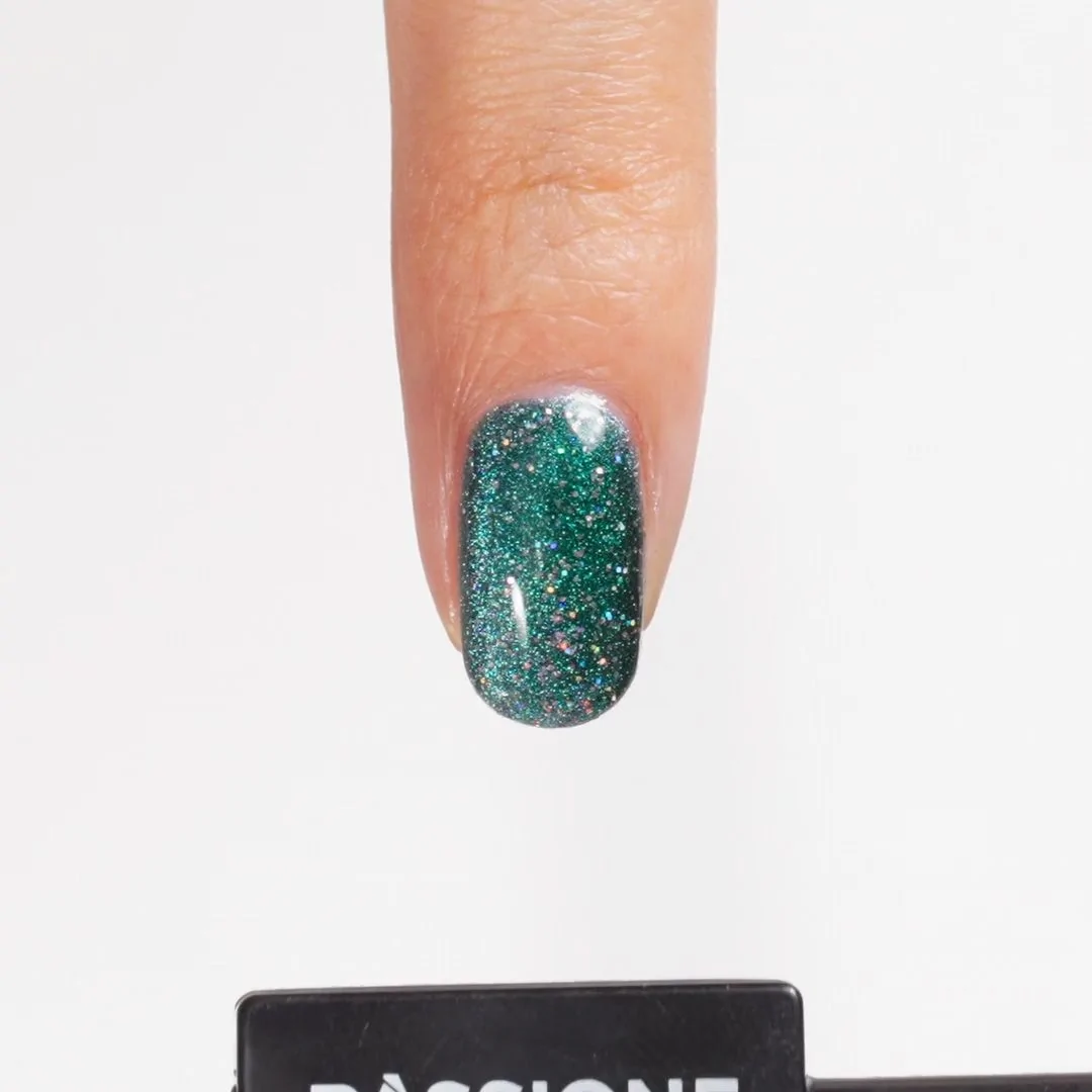 Anwendung von UV-Nagellack SP523 Mr Big Cat Eye