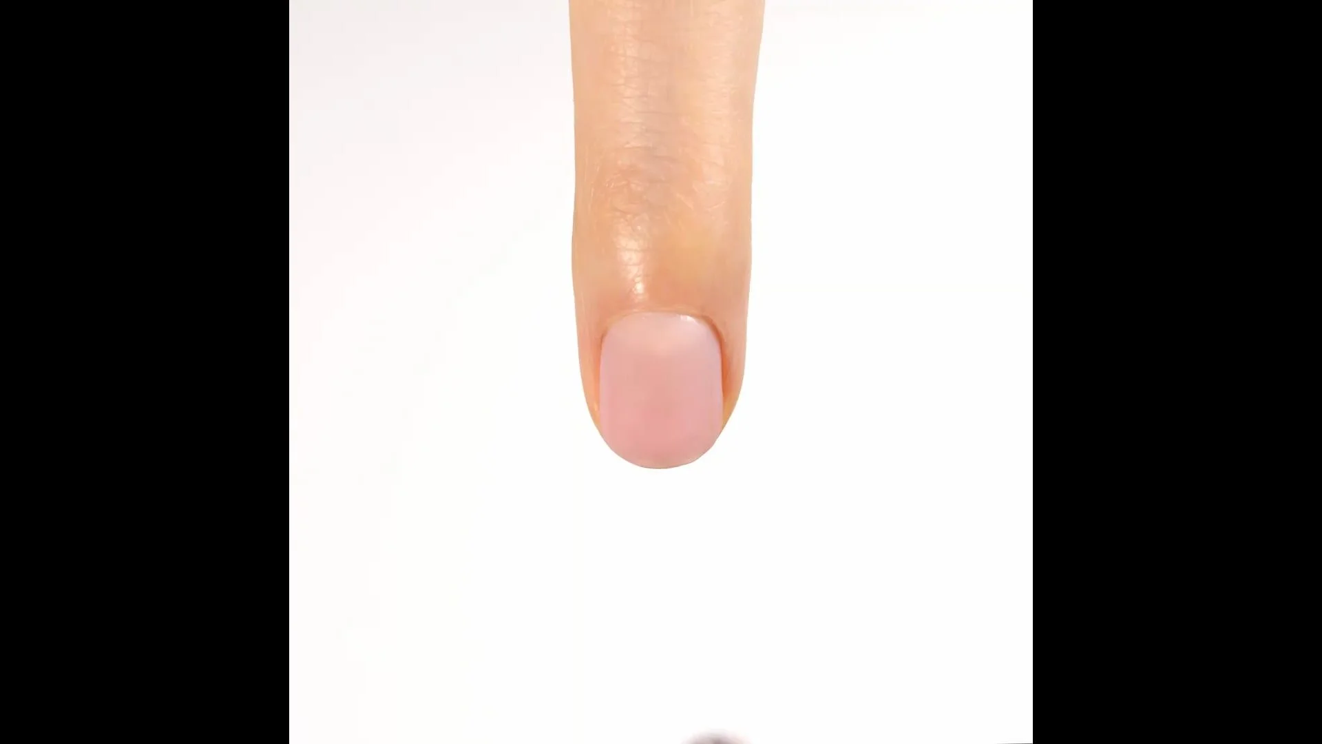 Application de Vernis semi-permanent VS168 Gummy Bear