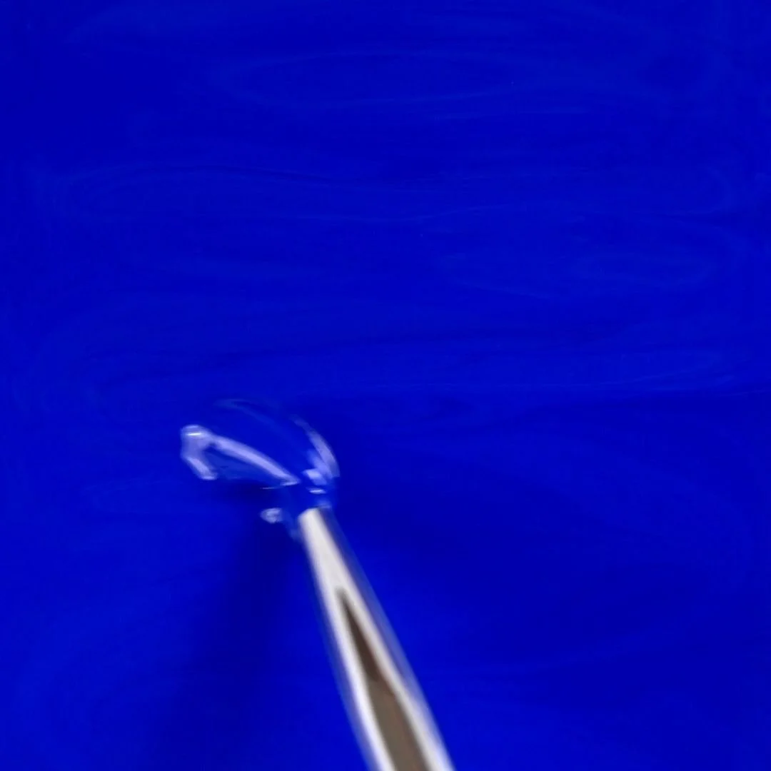 Application de Vernis semi-permanent SP573 Blue Wave