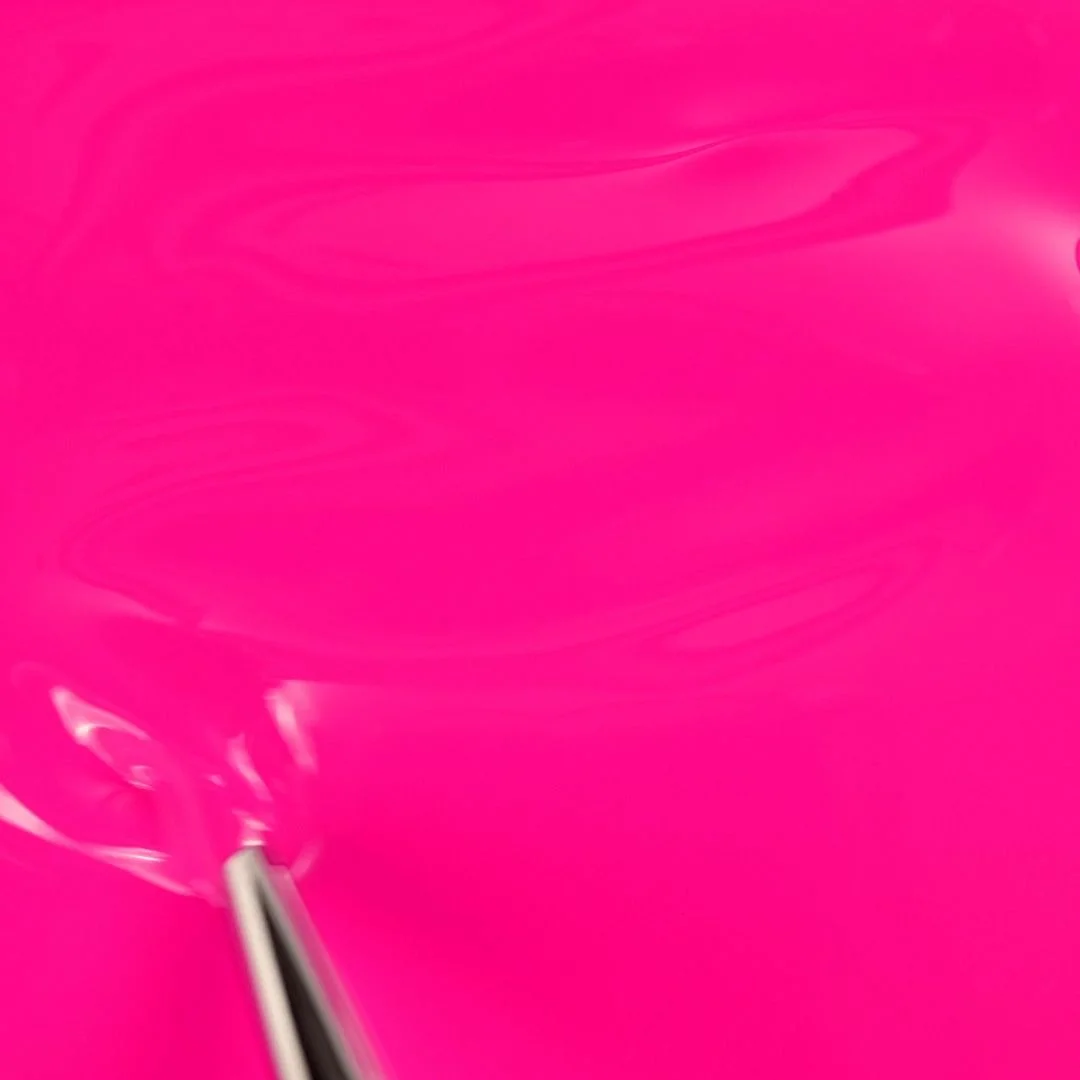 Aplicación de Esmalte semipermanente SP703 Electric Fuchsia