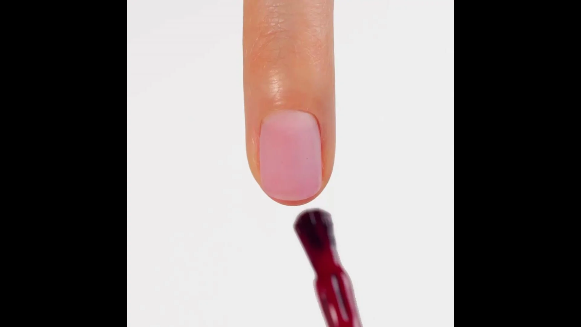 Application of Gel Nail Polish SP09 Pleasure