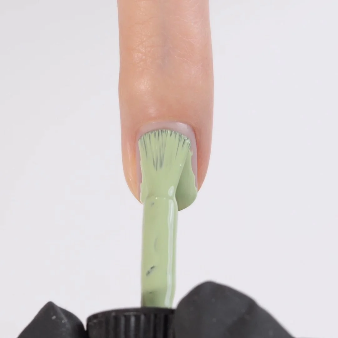 Application of Gel Nail Polish SP283 Wild Forest