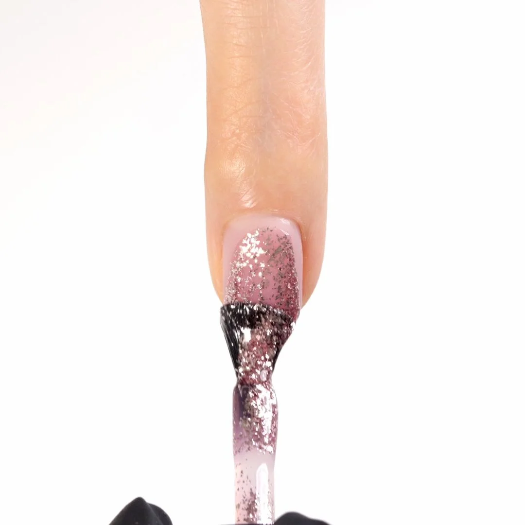 Applicazione di Smalto semipermanente SP121 Oro Rosa Flash