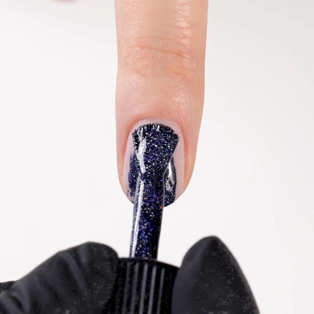 Application of Gel Nail Polish SP216 Supernova