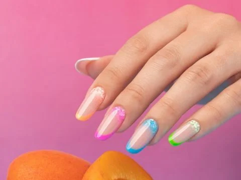 Manucure colorée originale