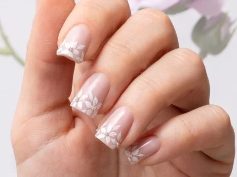 Wedding nails | Ongles de mariée
