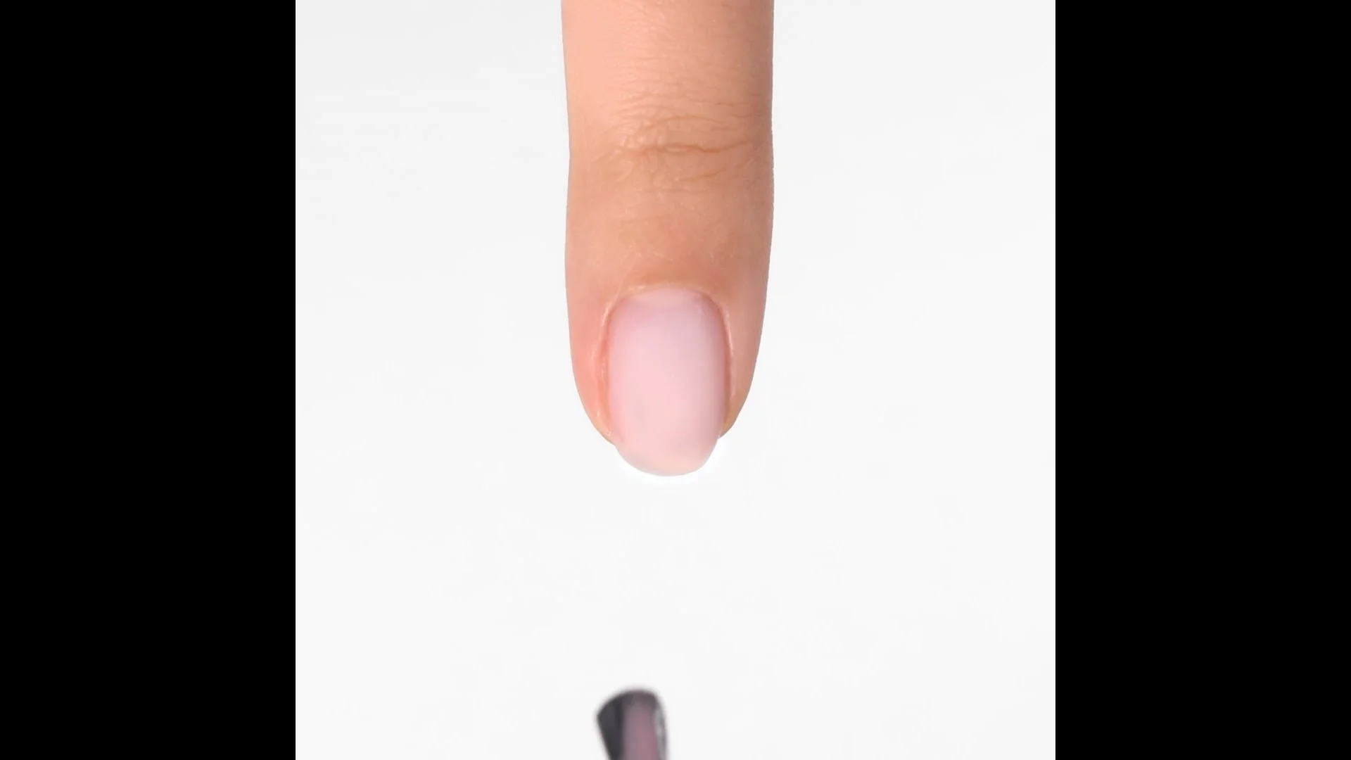 Anwendung von UV-Nagellack SP759 Glass Nude