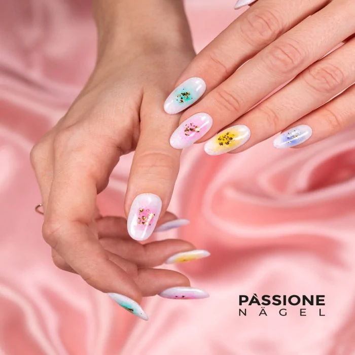Flakes, das Geheimnis veredelter Nageldesigns