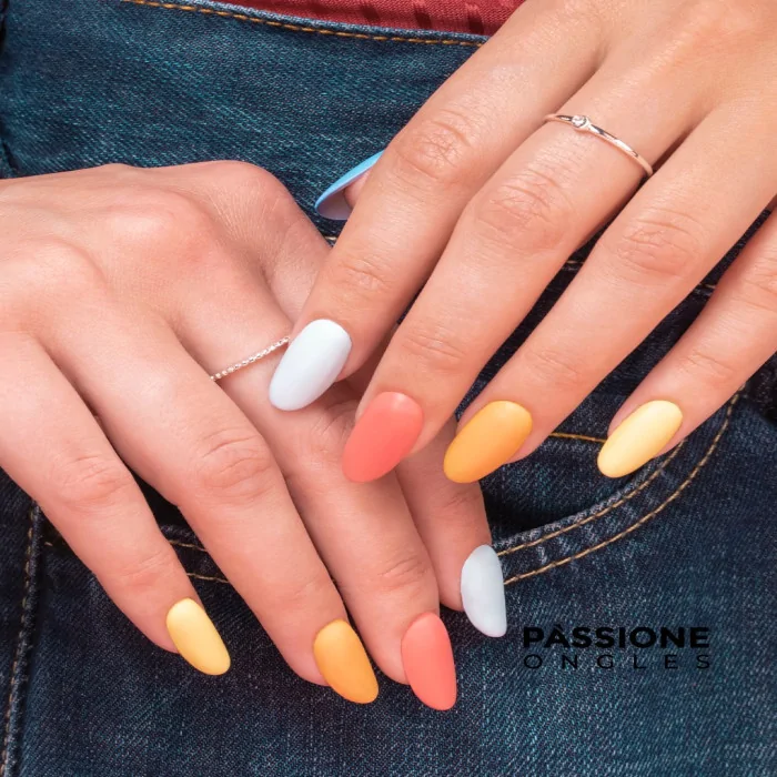 Les ongles Skittles, la manucure aux couleurs de l'arc-en-ciel !