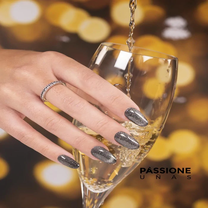 ¡Deslumbra con estos diseños de uñas para Fin de Año!