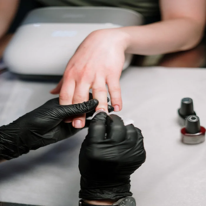 UV Nagellack, wie man ihn richtig entfernt
