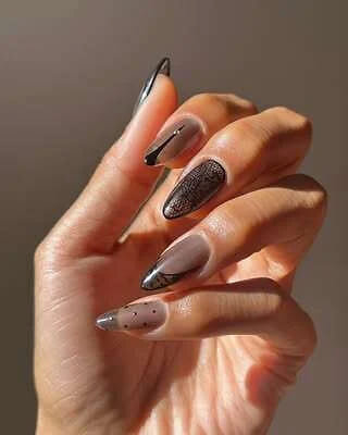 unghie_nere_lingerie_nails_2025