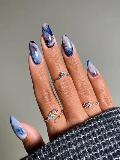 unghie_inverno_blu_2025