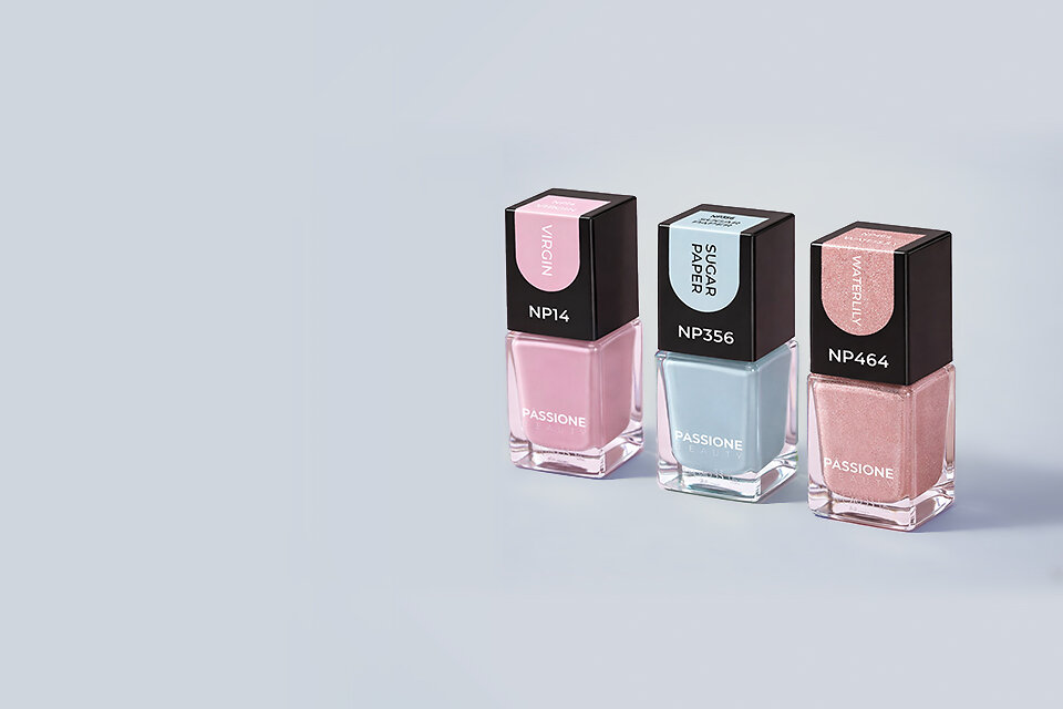 Set de esmaltes Passione Beauty en rosa pastel, azul claro y rosa glitter, colores brillantes para nail art primaveral