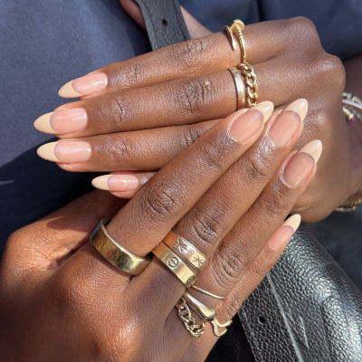 unghie french nude color sabbia