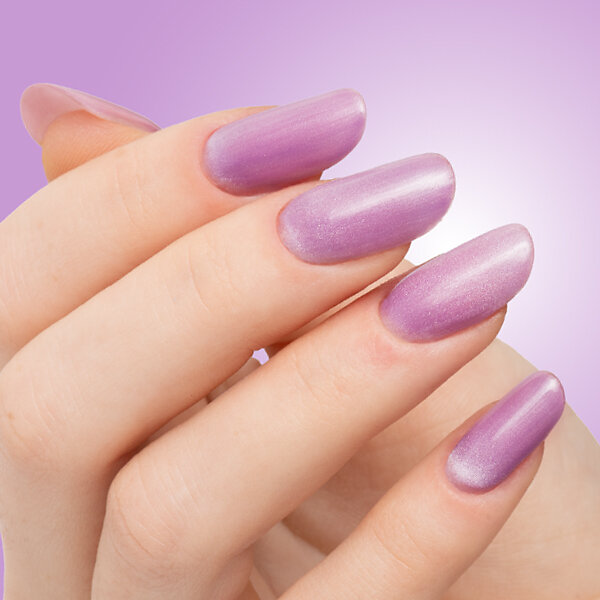 Almond-shaped gel nails in pearly lilac with satin shimmer effect, elegant manicure – Passione Beauty