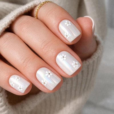 ongle blanc fleur