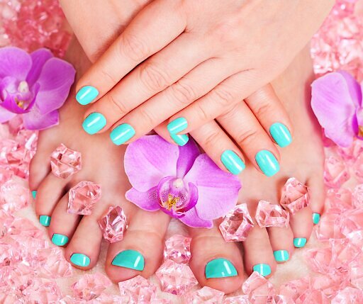 acquamarina-smalto-pedicure