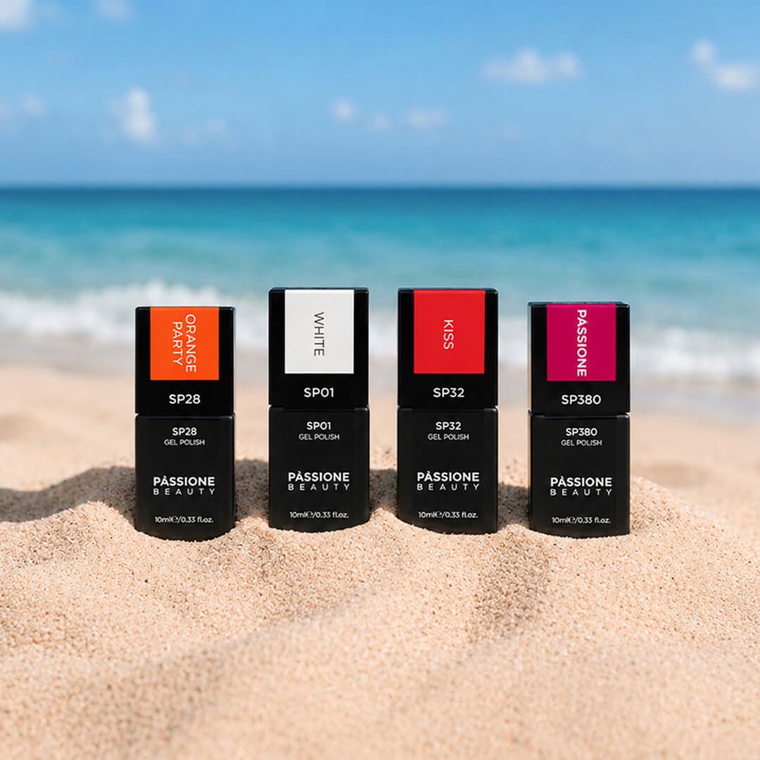 Passione Beauty : vernis semi-permanents UV/LED Tangerine orange vif, Milk blanc laiteux, Chili rouge intense et Fuchsia rose éclatant sur la plage.