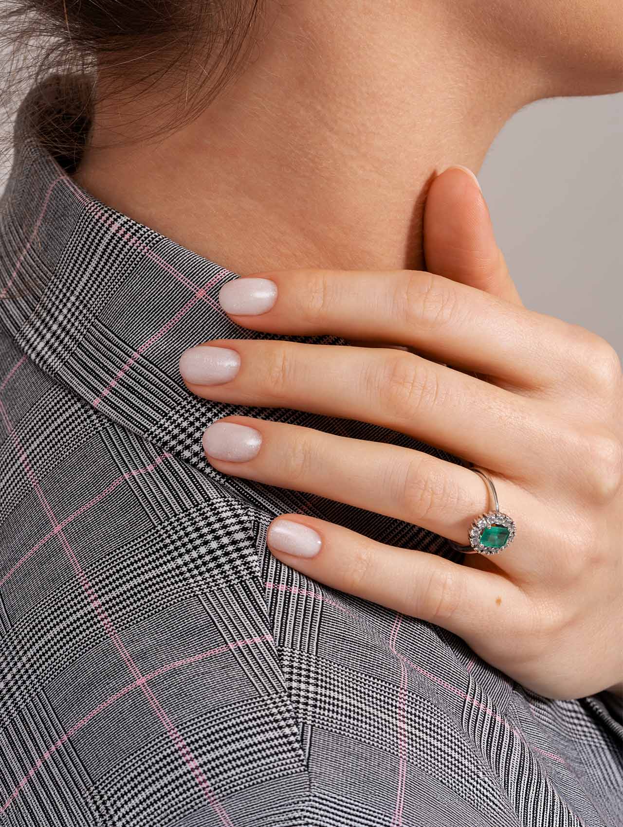 BLOG-COPERTINA-ARTICOLO-1280X1700-MILKY-NAIL-ES