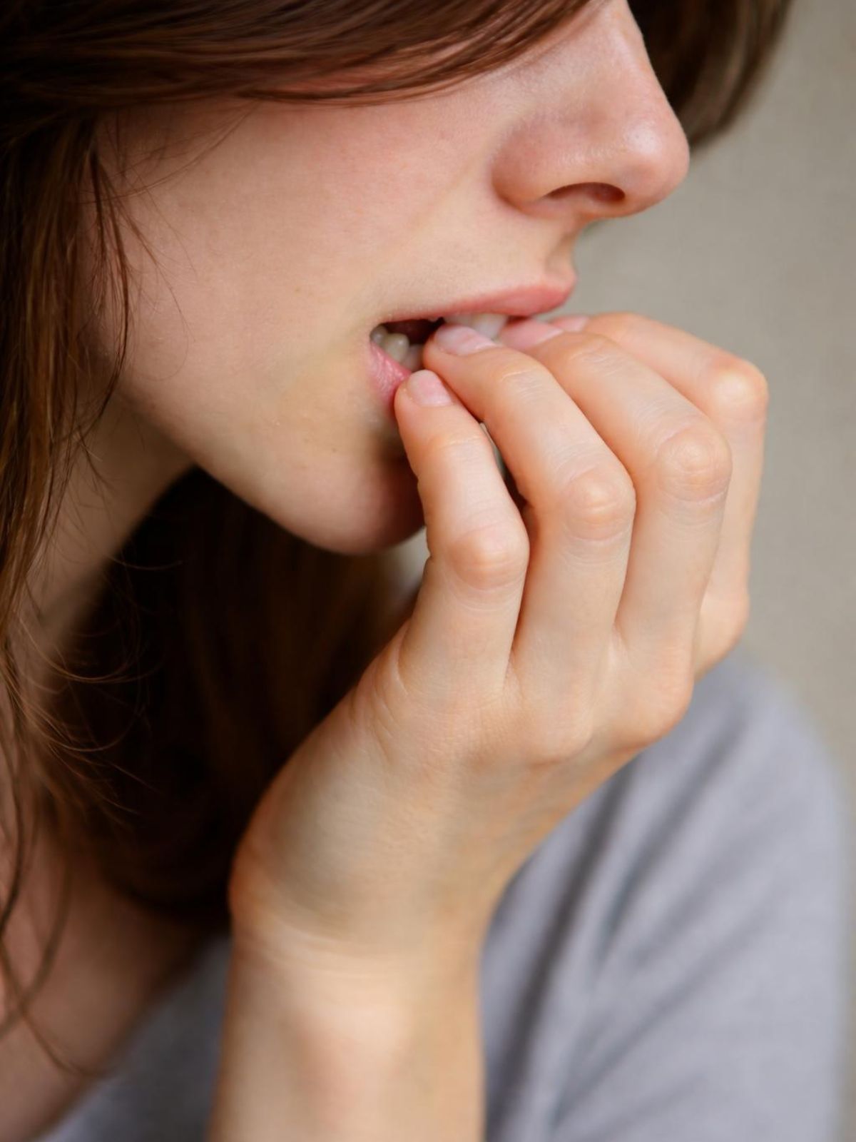 come smettere di mangiarsi le unghie