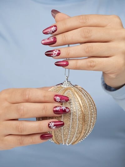 unghie rosse natalizie stamping