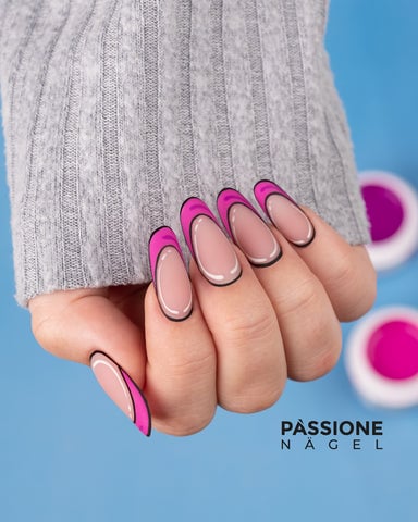 Maniküre Comic Nails