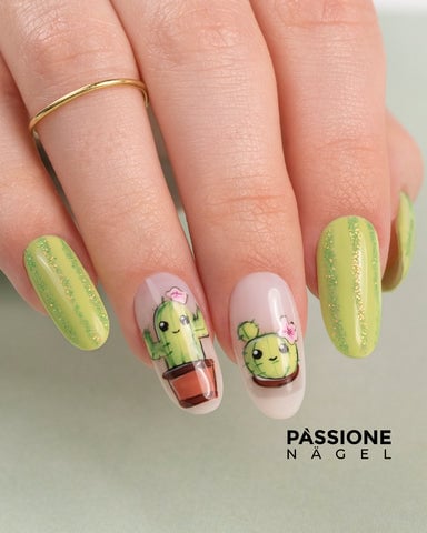 Mikro-Lackiertechnik für Nägel