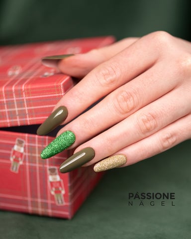 Nägel mit Zuckereffekt für Weihnachten