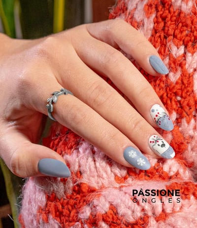 nuevas tendencias uñas de navidad 2022