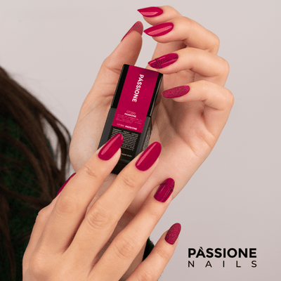 Viva Magenta nail design