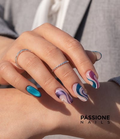 cat's eye nail effect