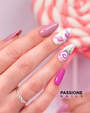 nails micro painting