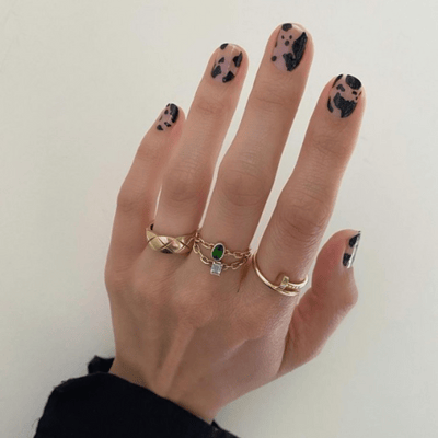 negative space manicure