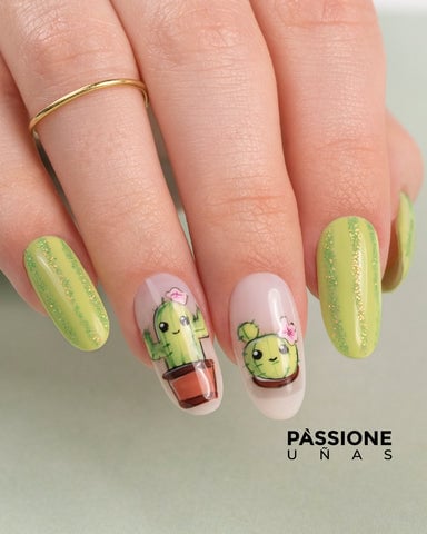 técnica de micropintura para uñas