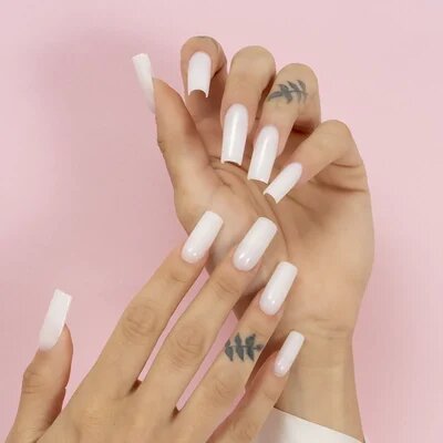 unghie_squadrate_lunghe