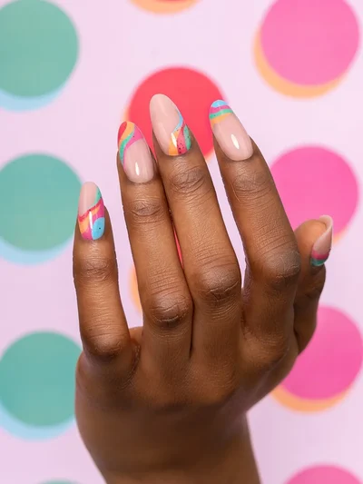 groovy_swirl_nails
