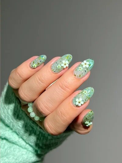 unghie_florali_colore_pastello_verede