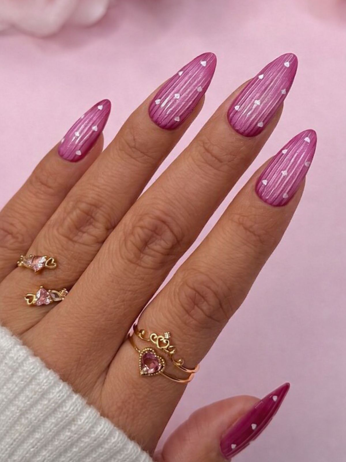 unghie san valentino rosa